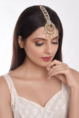 Gold pearl maang-tikka 2