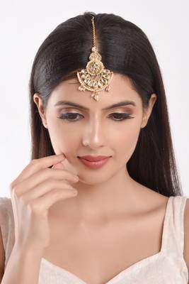 Gold pearl maang-tikka 1