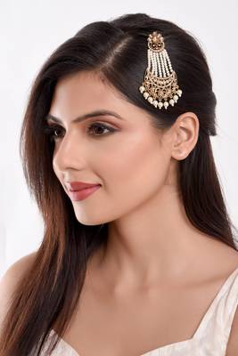 Gold pearl maang-tikka 1