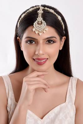 Gold pearl maang-tikka 1