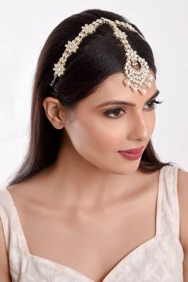 Gold pearl maang-tikka 2