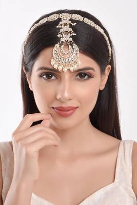 Gold pearl maang-tikka 1