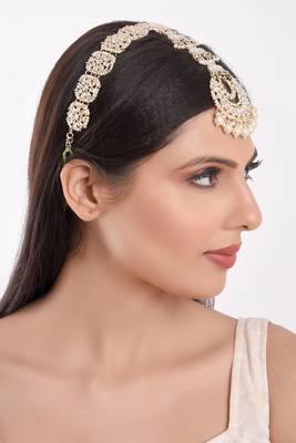 Gold pearl maang-tikka 2
