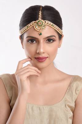 Gold pearl maang-tikka 3