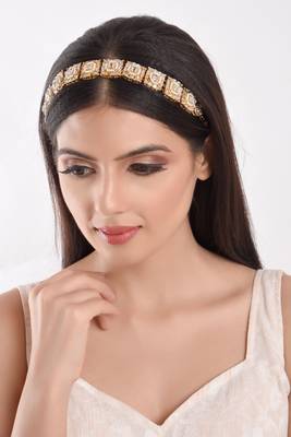 Gold pearl maang-tikka 1