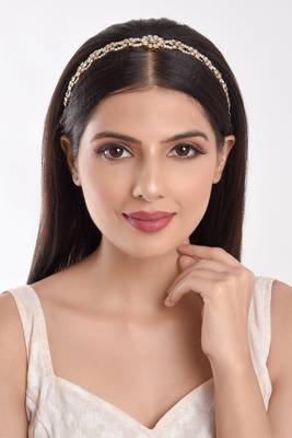 Gold pearl maang-tikka 2