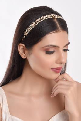Gold pearl maang-tikka 3