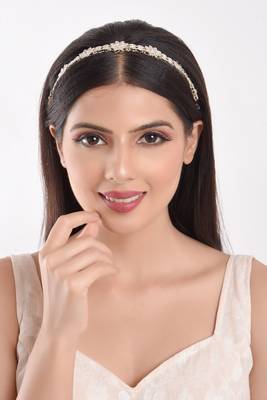 Gold cubic zirconia maang-tikka 1