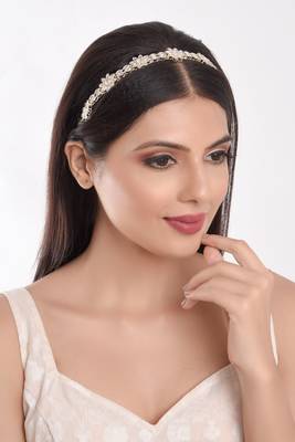 Gold cubic zirconia maang-tikka 2