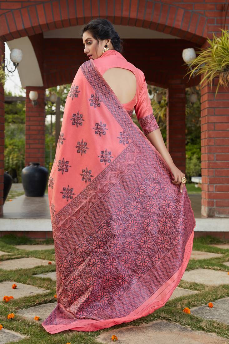 Pleasant Dark Pink Woven Banarasi Silk Bengali Saree