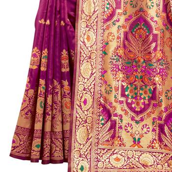 Magenta woven silk blend saree with blouse 3