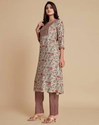 Off-white floral print rayon salwar 5