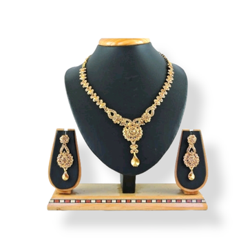 Gold jewellery 1