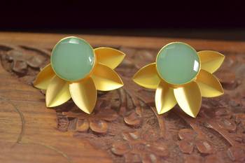 Classic Designer Semi Precious Stone Floral Studs Earrings 1