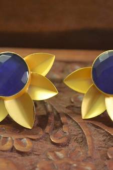 Classic Designer Semi Precious Stone Floral Studs Earrings