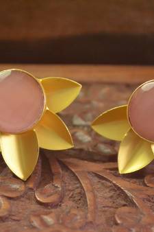 Classic Designer Semi Precious Stone Floral Studs Earrings