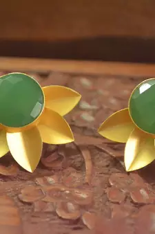 Classic Designer Semi Precious Stone Floral Studs Earrings