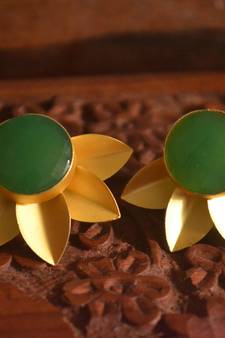 Classic Designer Semi Precious Stone Floral Studs Earrings