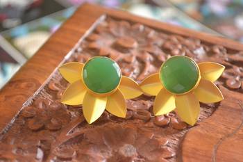 Classic Designer Semi Precious Stone Floral Studs Earrings 2