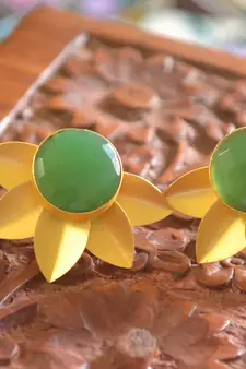Classic Designer Semi Precious Stone Floral Studs Earrings