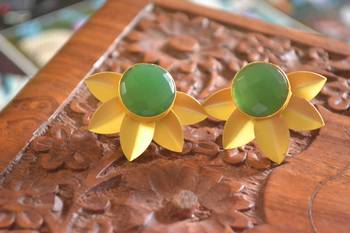Classic Designer Semi Precious Stone Floral Studs Earrings 3
