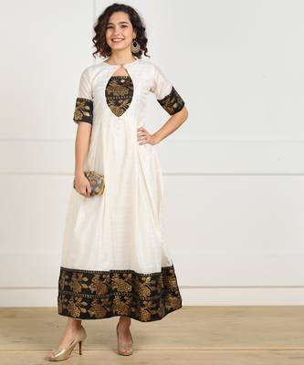 Women Embroidered Chanderi Ethnic Kurta 5