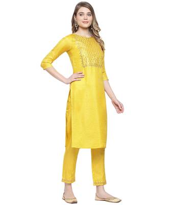 Mohvogue Women's Yellow Silk Blend Kurta With Pant. 3