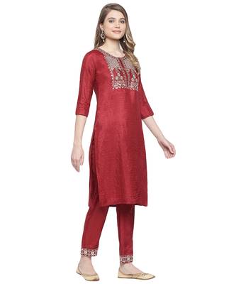 Mohvogue Women's Maroon Silk Blend Kurta With Pant. 3