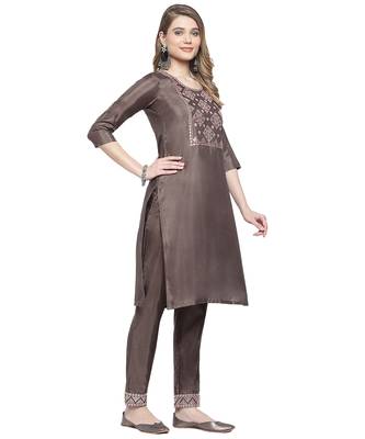 Mohvogue Women's Brown Silk Blend Kurta With Pant. 3