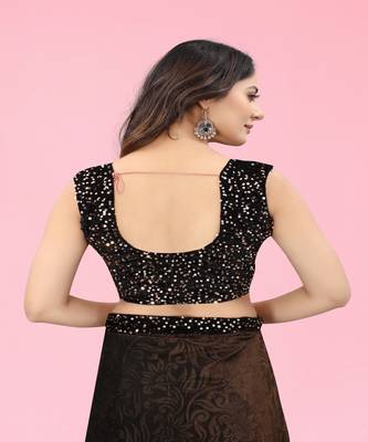 Women Brawn Lycra Blend Zari Print Saree 5