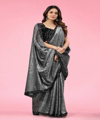 Women Grey Lycra Blend Zari Print Saree 4