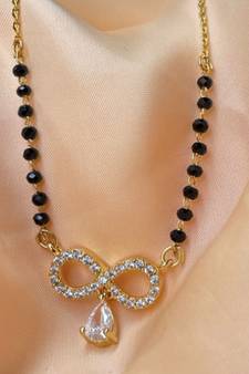 White mangalsutra