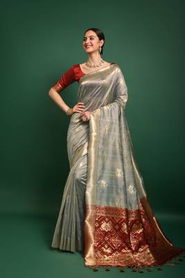 Pink woven linen saree with blouse 2
