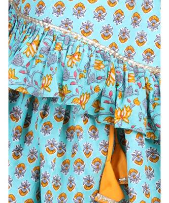 Ferozi printed lehenga set with printed halter top 3