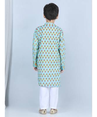 Printed Kurta with white cotton pajama 5
