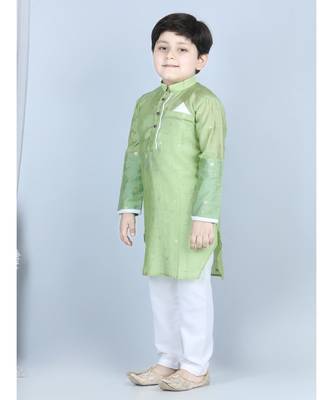 Green gold jacquard printed kurta with show pocket paired with white cotton pajama 4
