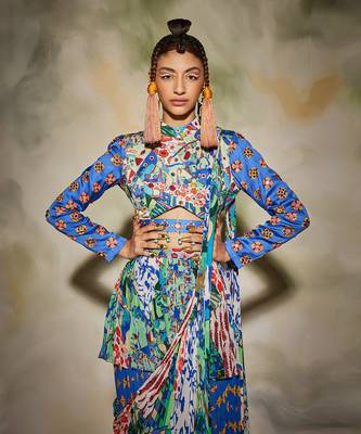 White & Blue Aztec Butta Printed Saree Set 3