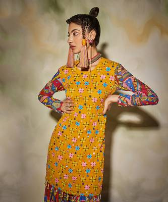 Pink Geometric Printed Kurti Gharara Set 3