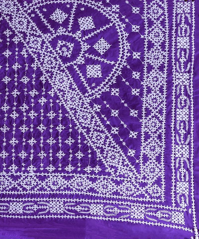 PURPLE & WHITE  GUJRATI KATHA STITCH Hand Woven Tant  Handloom  Saree.
