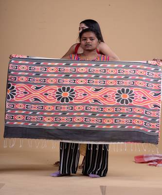 WHITE,RED & BLACK   HANDLOOM  Hand Woven Silk Tant Jamdani Saree. 2