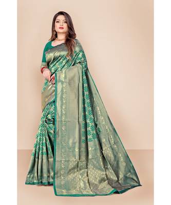 Green banarasi silk saree with blouse piece 1