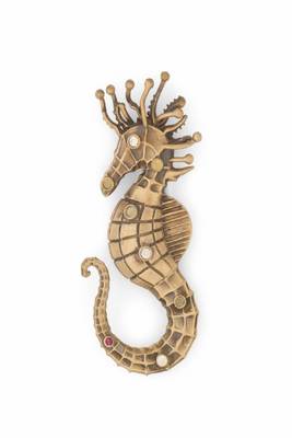 Crowned Sea Horse Brooch 3