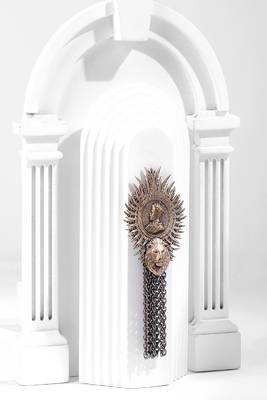 Majesty King Brooch 1