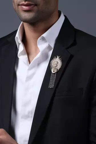 Majesty King Brooch