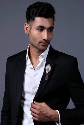 Majesty King Brooch 3