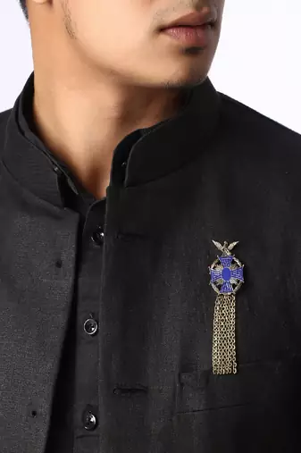 The rising Eagle Brooch