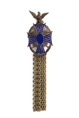 The rising Eagle Brooch 4
