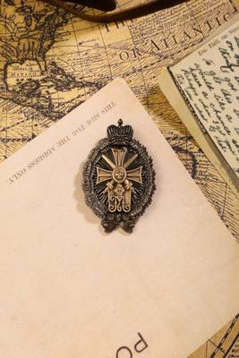 Heritage Brooch 1