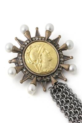 The Ancient Roman Brooch 5