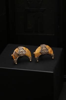 The Moon Claw Cufflink 1